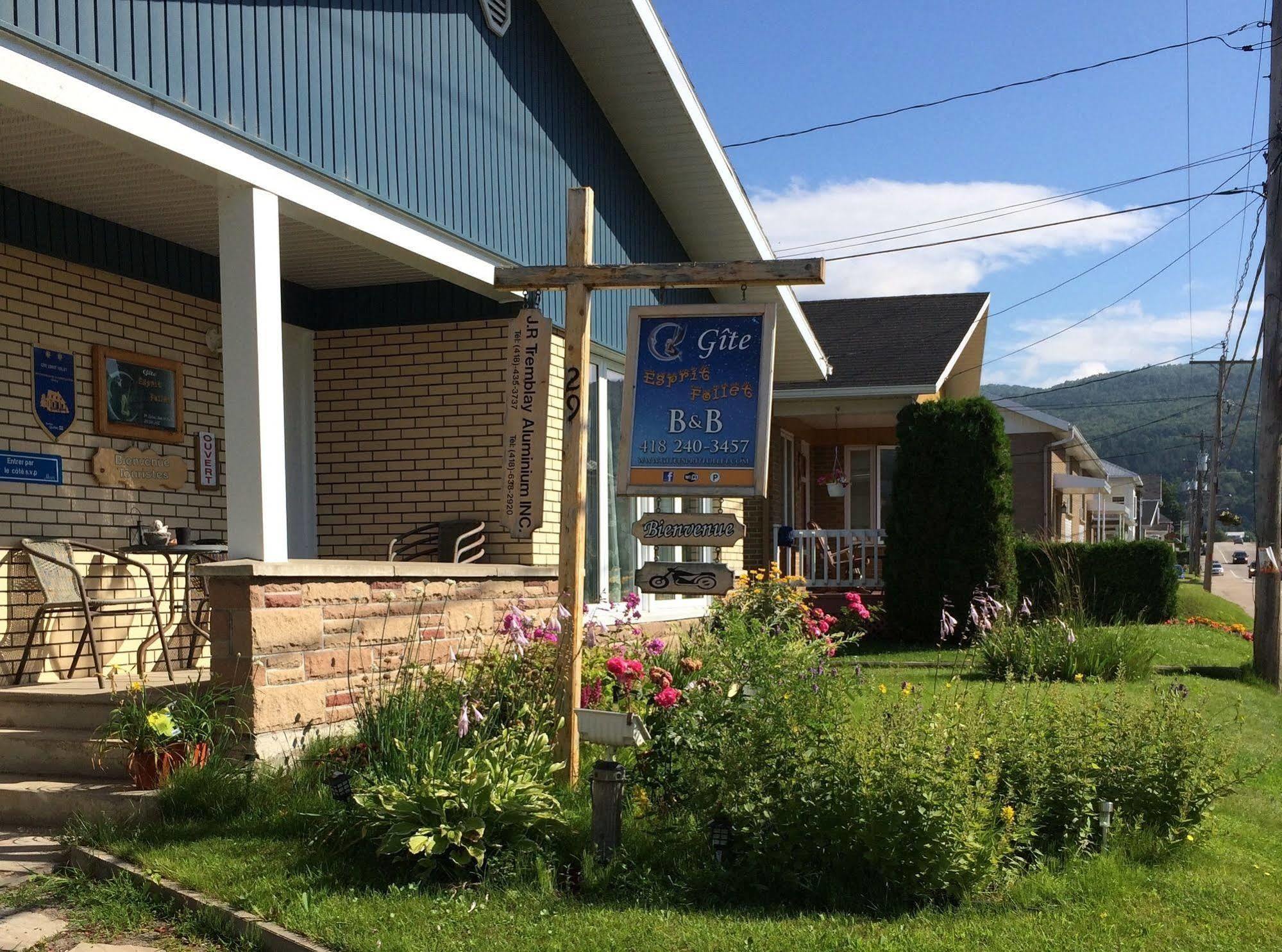 Gite Esprit Follet Bed & Breakfast Baie-Saint-Paul Exterior photo